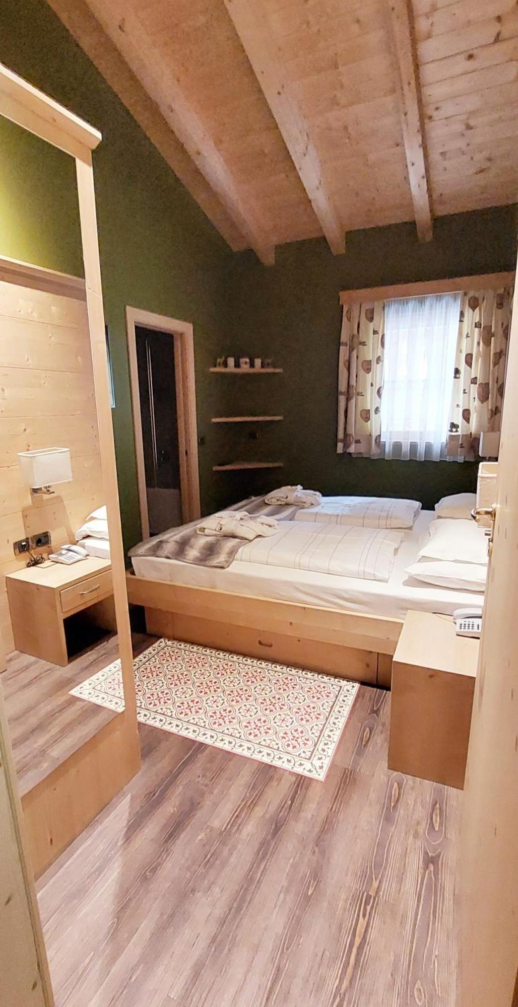 Hotel Somont Сельва-ді-Валь-Гардена Екстер'єр фото