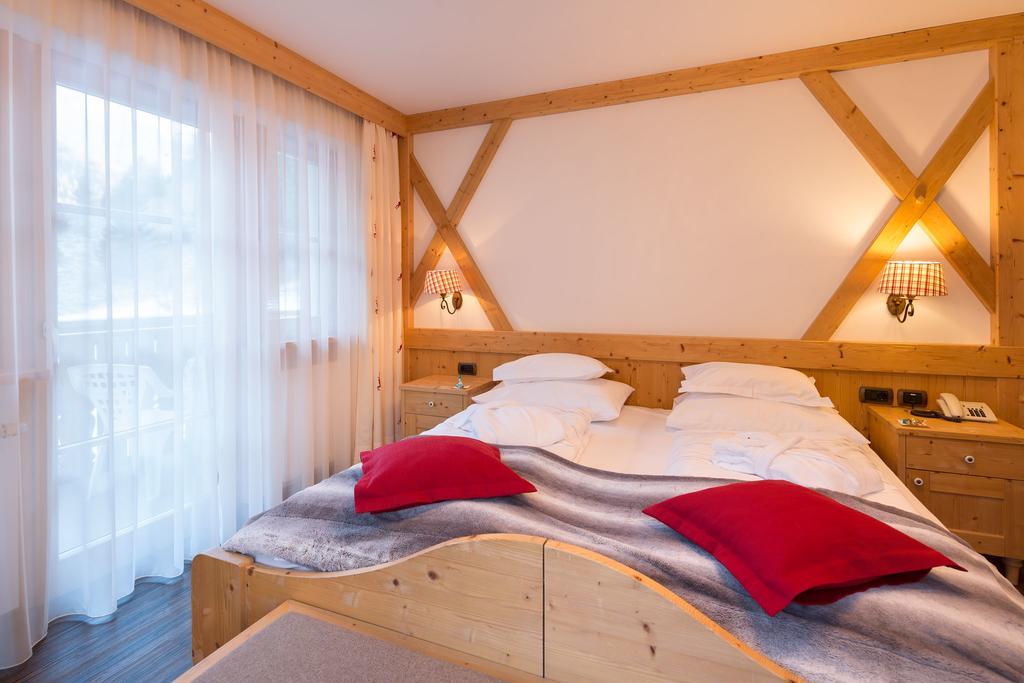 Hotel Somont Сельва-ді-Валь-Гардена Екстер'єр фото