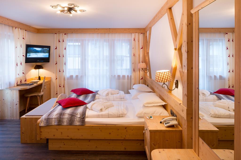 Hotel Somont Сельва-ді-Валь-Гардена Екстер'єр фото