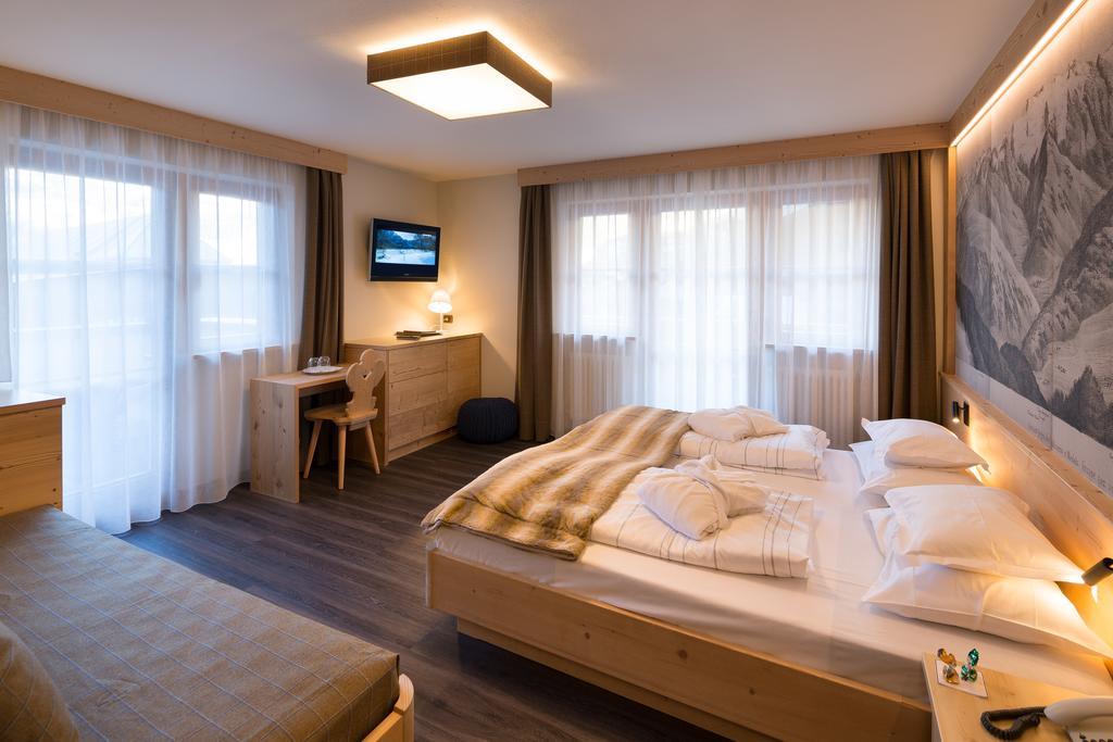 Hotel Somont Сельва-ді-Валь-Гардена Екстер'єр фото