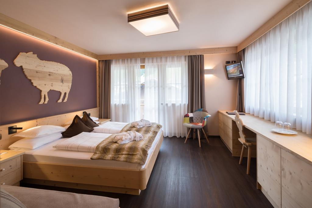 Hotel Somont Сельва-ді-Валь-Гардена Екстер'єр фото